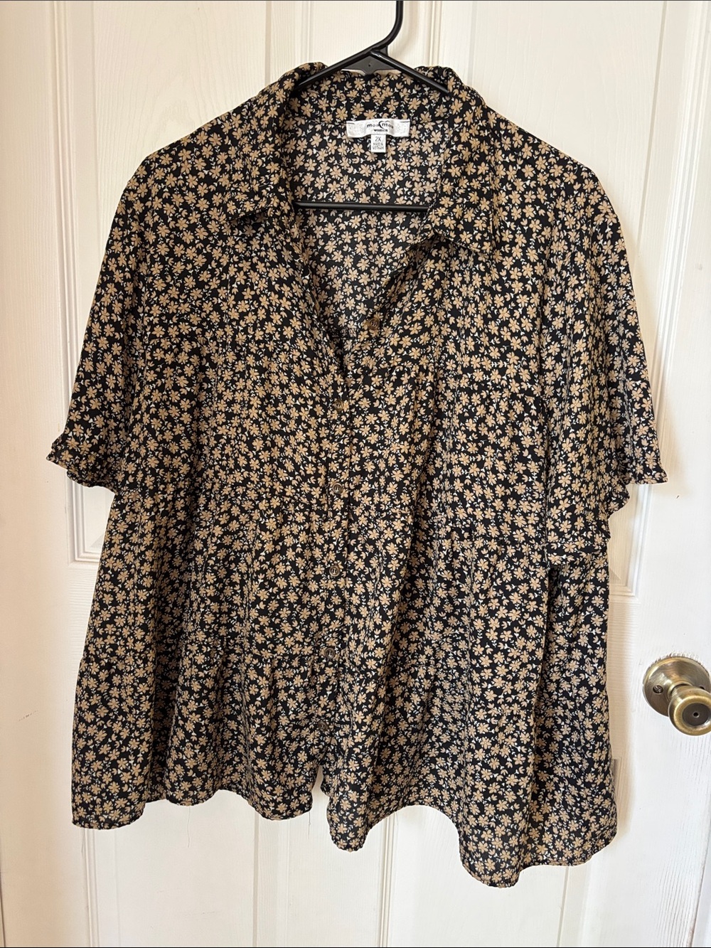 Moa Moa Black Button-Front Floral Peplum Top with Tan Flowers